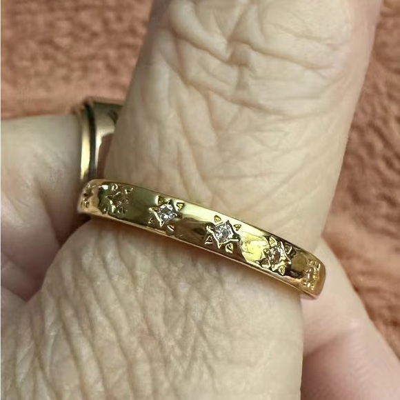 New Gorgeous 18K Gold Plated Stacking Diamond Band Ring - Picture 3 of 8